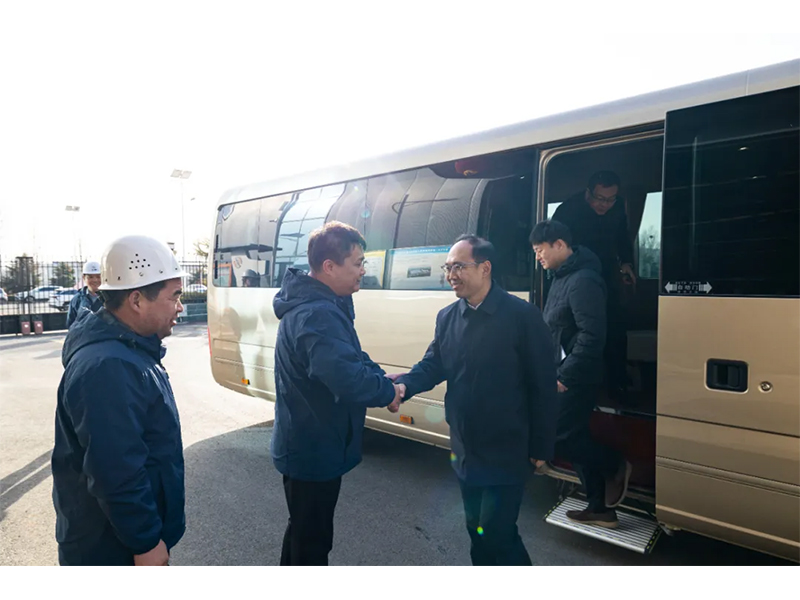 新鄉(xiāng)市委常委、衛(wèi)輝市委書記崔紅建一行蒞臨卓一牧業(yè)調(diào)研指導(dǎo)！