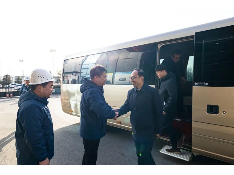 新鄉(xiāng)市委常委、衛(wèi)輝市委書記崔紅建一行蒞臨卓一牧業(yè)調(diào)研指導！